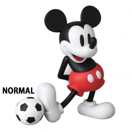 VCD MICKEY MOUSE WITH FOOTBALL