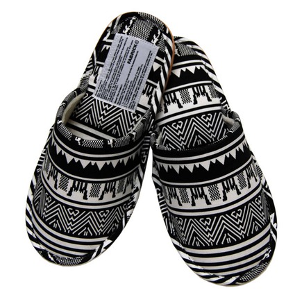 HENRIK - SLIPPERS L BLACK